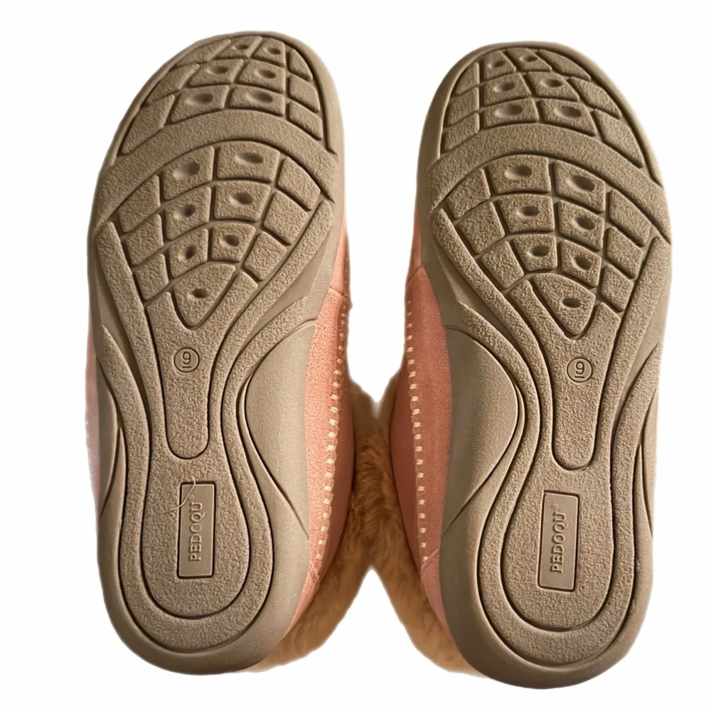 Cozy Women's Pink Fur-Lined Slippers - Picture 6 of 10